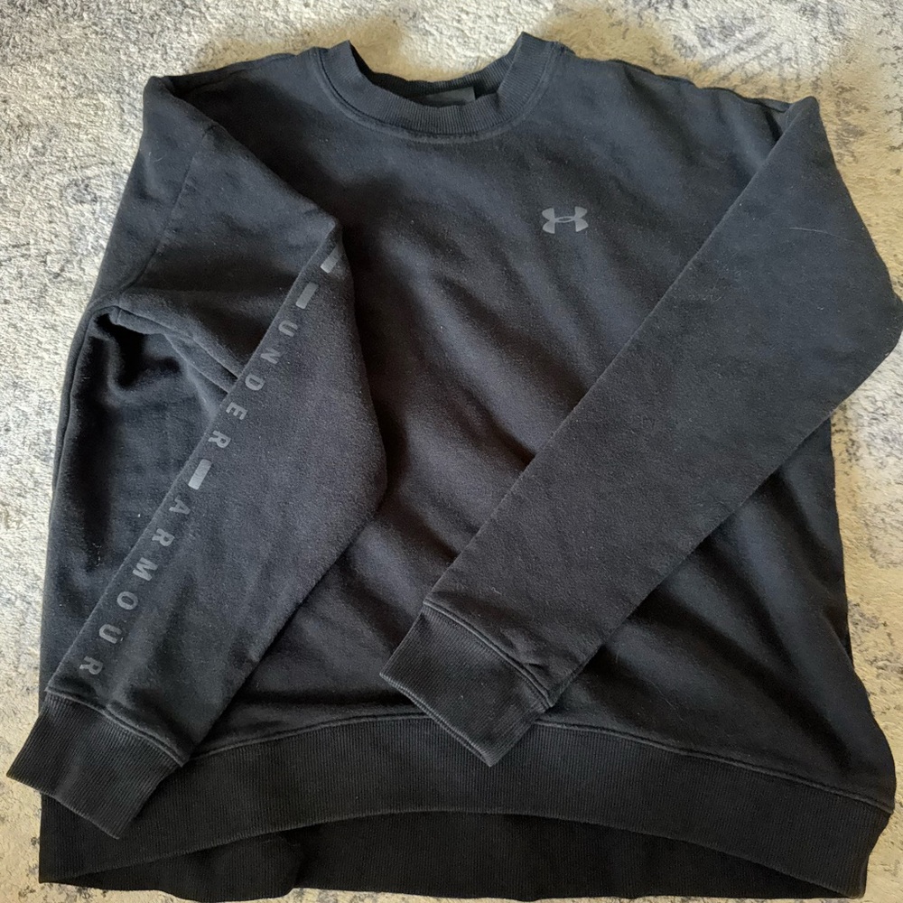 Women’s Small Under Armour Crew - slightly cropped